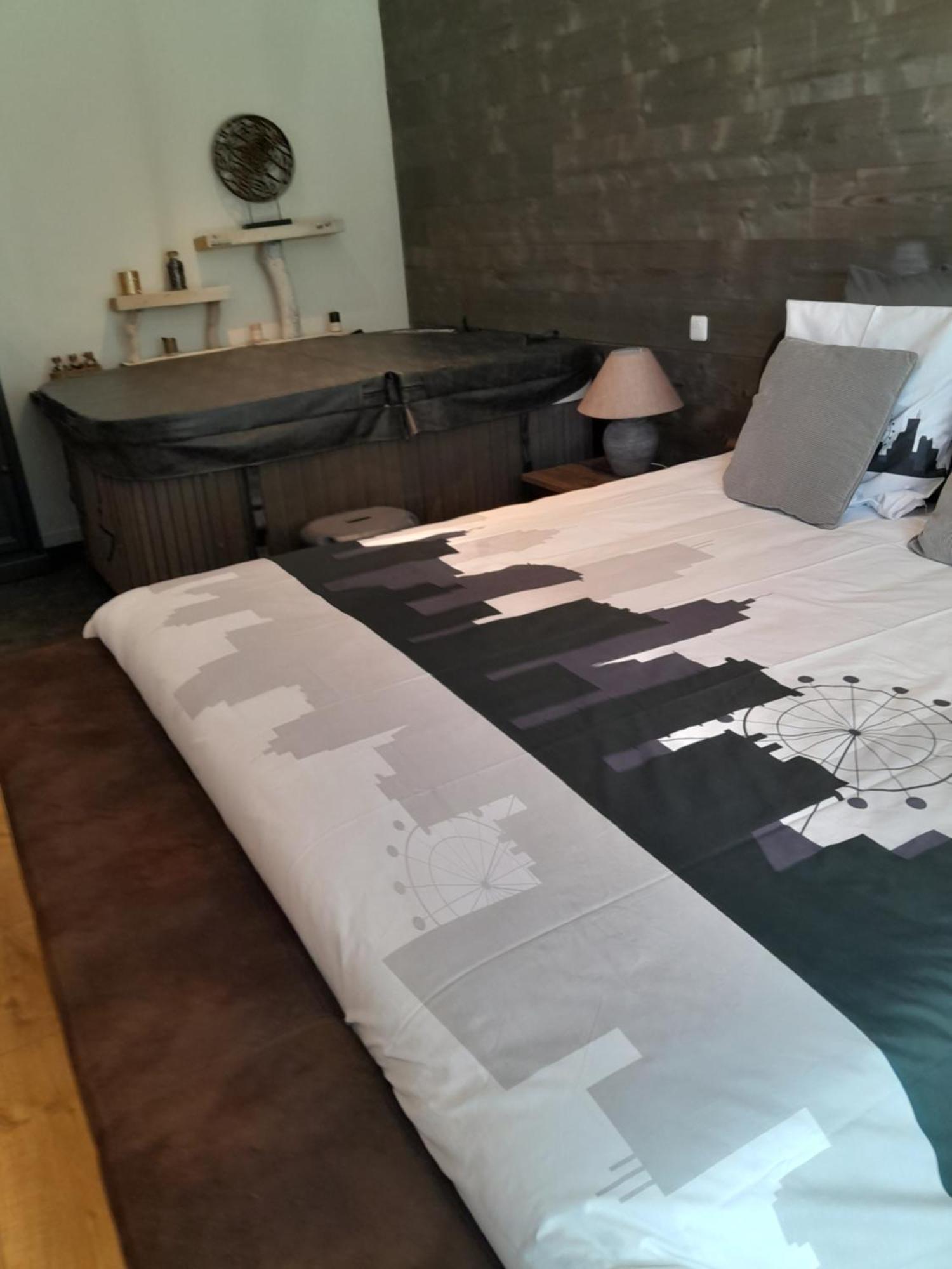 Au Dela Des Remparts Villa Montreuil  Eksteriør bilde
